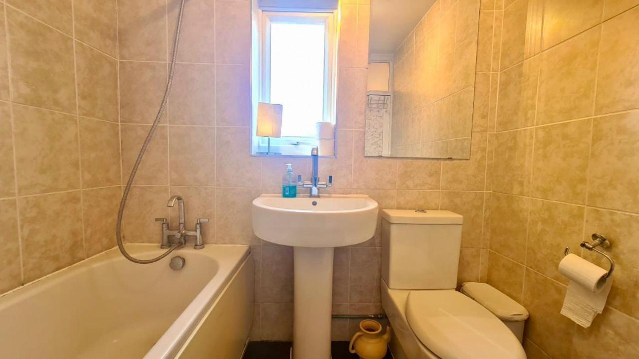 Lovely Private In East Ham Hospedagem domiciliar Londres