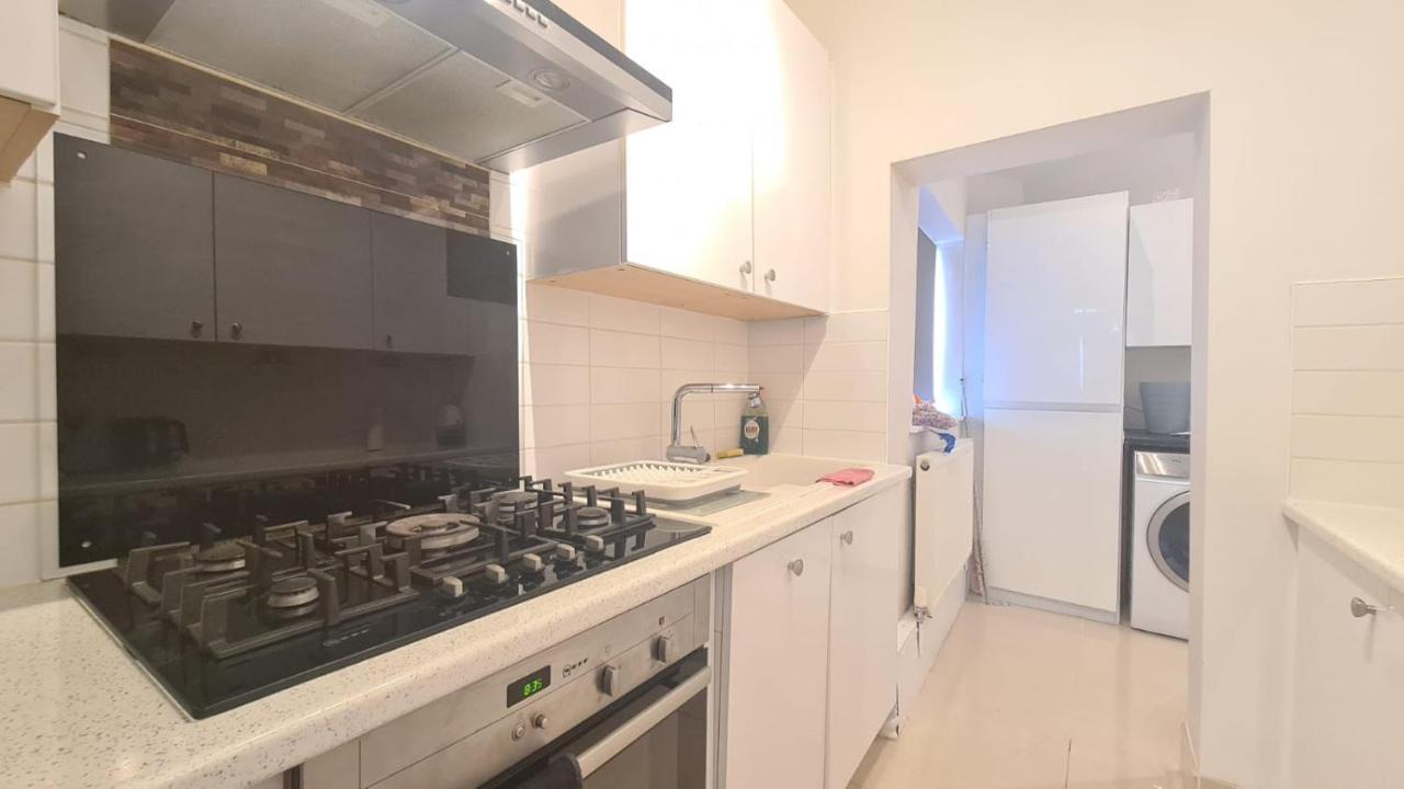 Lovely Private In East Ham Londres