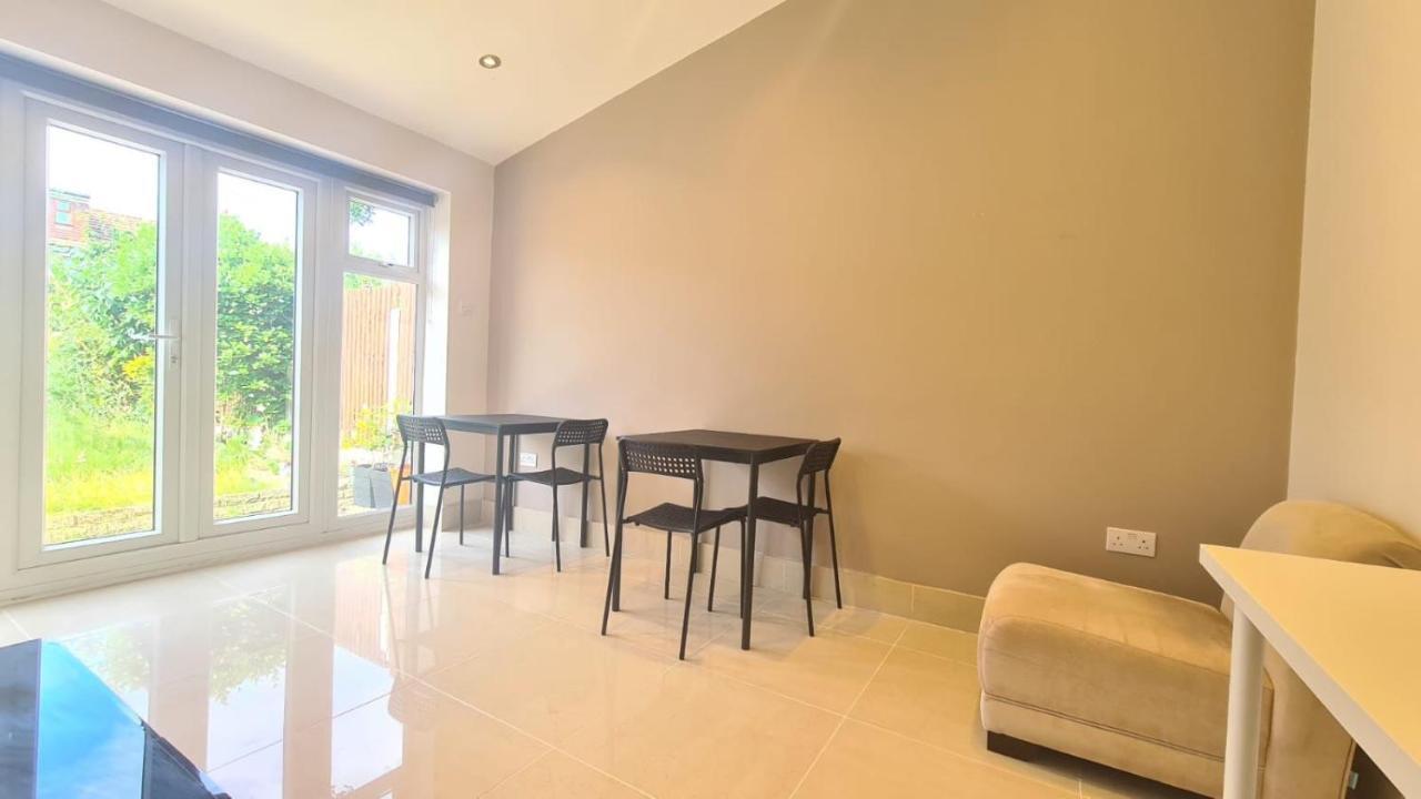 Hospedagem domiciliar Lovely Private In East Ham Londres